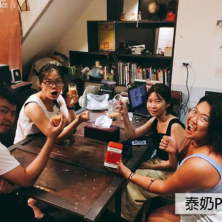 Good Garden Female Hostel Tainan Bagian luar foto