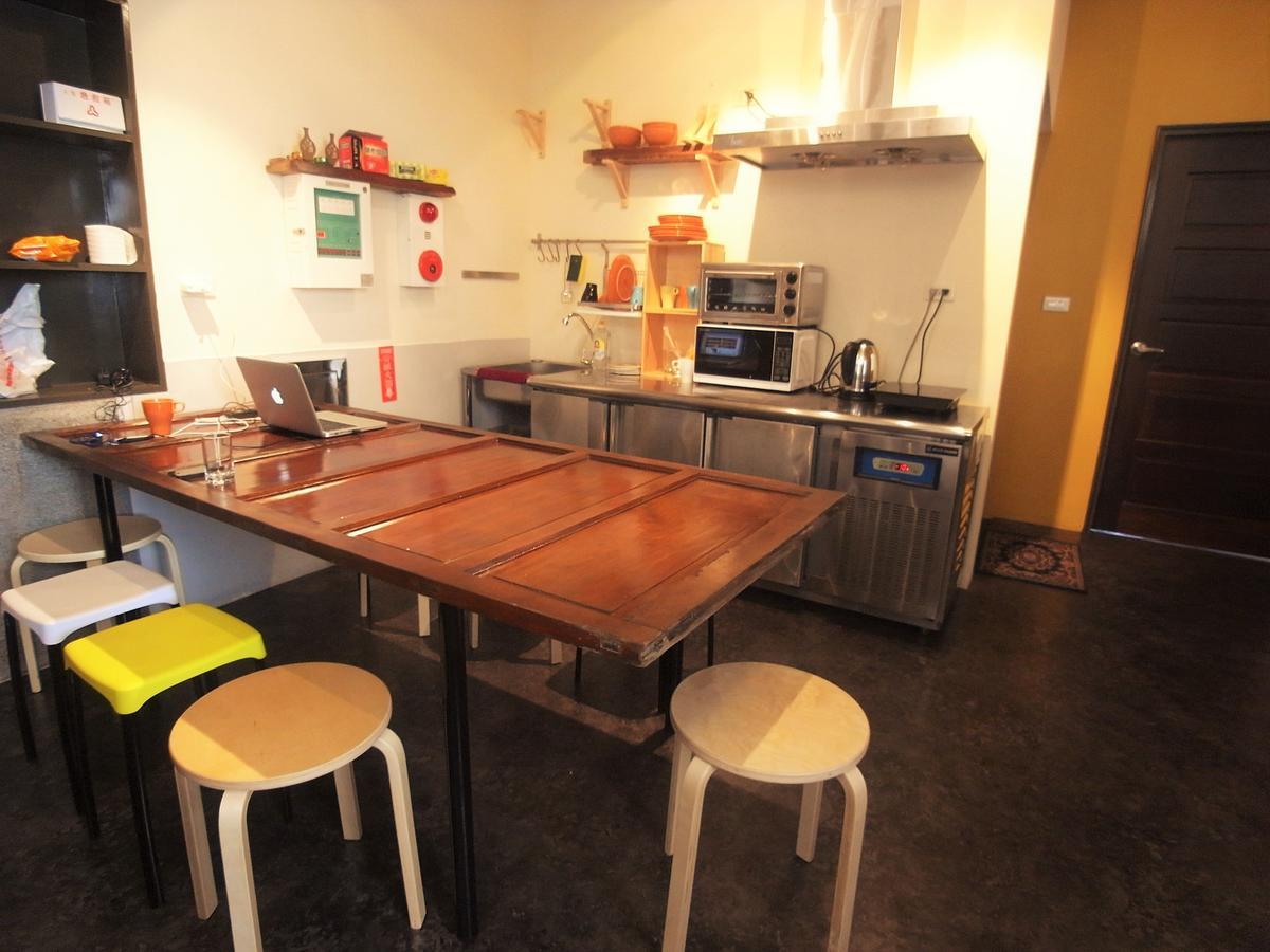 Good Garden Female Hostel Tainan Bagian luar foto