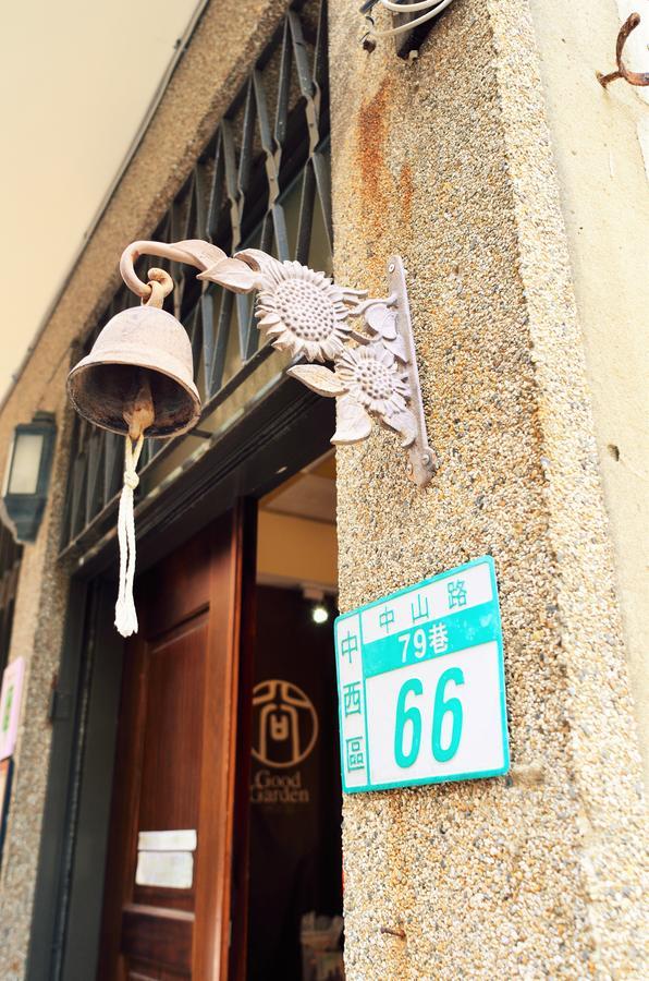 Good Garden Female Hostel Tainan Bagian luar foto