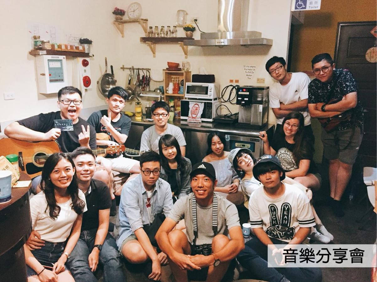Good Garden Female Hostel Tainan Bagian luar foto