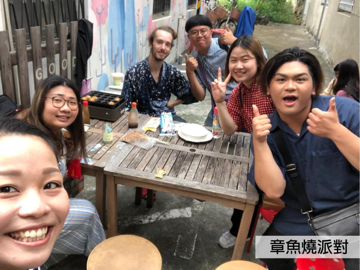 Good Garden Female Hostel Tainan Bagian luar foto
